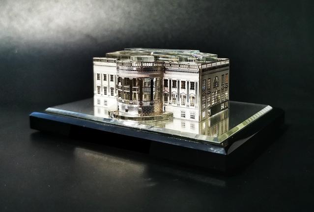 White House Scale-Model in Crystal and Silver